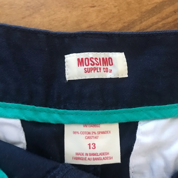 Navy shorts - Picture 2 of 2